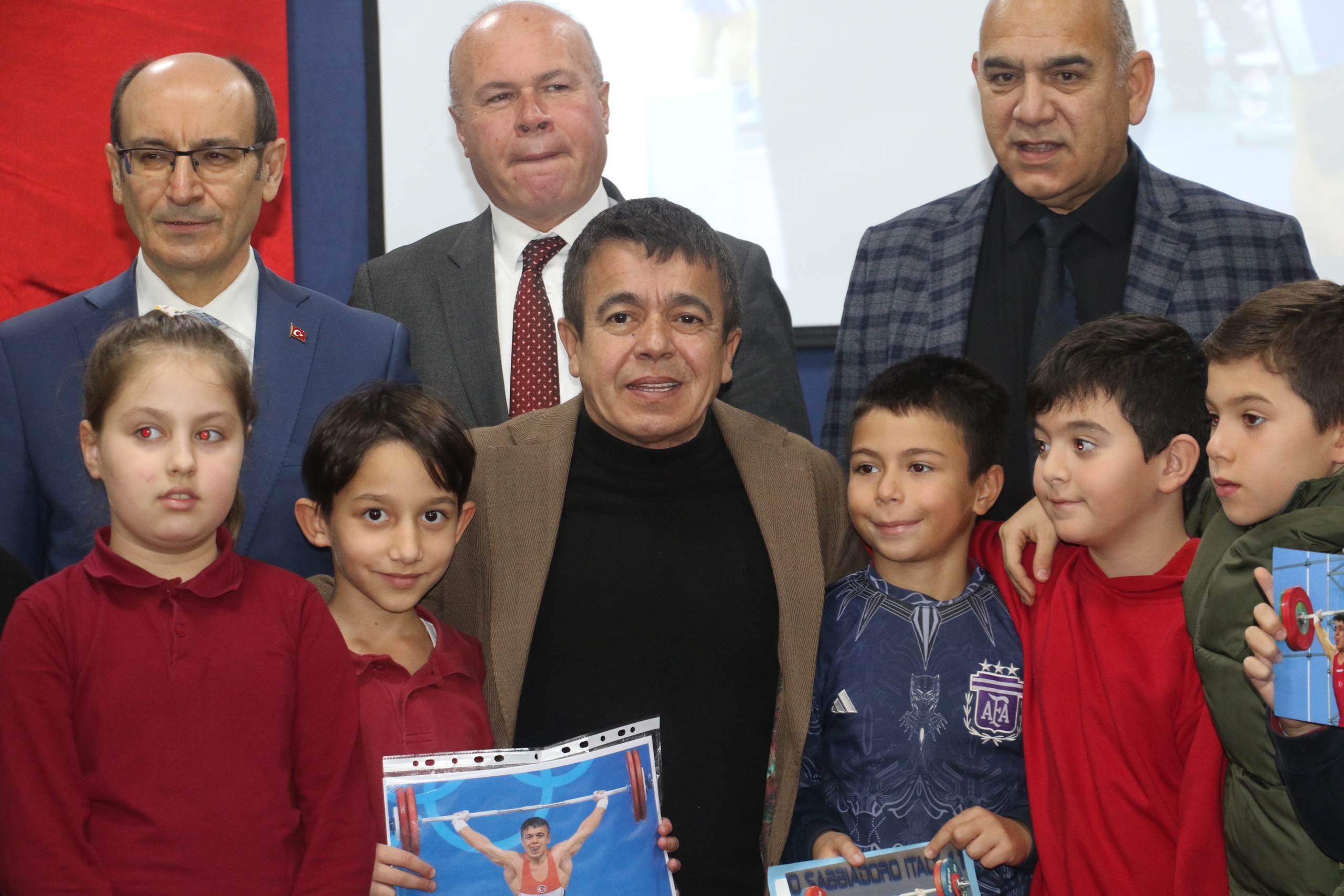 Olimpiyat, dünya ve Avrupa şampiyonu eski milli halterci Halil Mutlu,