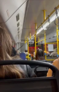 Ankara’da bir belediye otobüsü şoförünün, yaşanan trafik yoğunluğu nedeniyle aracı