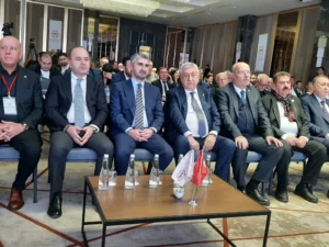 Türkiye genelinde pazar günleri market zincirlerinin kapalı olması tartışması yeniden