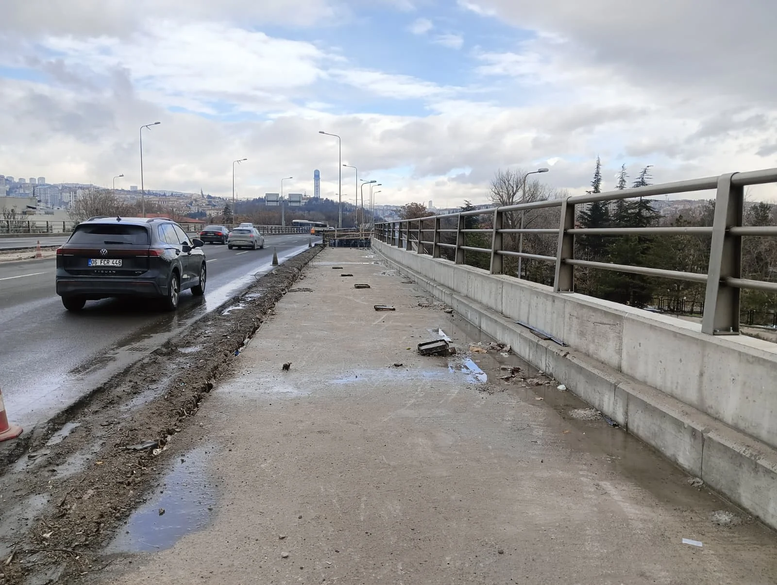 Ankara Büyükşehir Belediyesi (ABB) tarafından Keçiören ilçesinde bulunan Fatih Köprüsü’nde