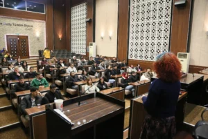 Keçiören Belediyesi, bünyesinde staj yapan öğrencilere yönelik eğitim çalışmalarını aralıksız