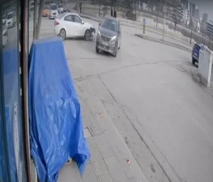 Ankara’nın Sincan ilçesinde meydana gelen trafik kazası, maddi hasarla atlatıldı.