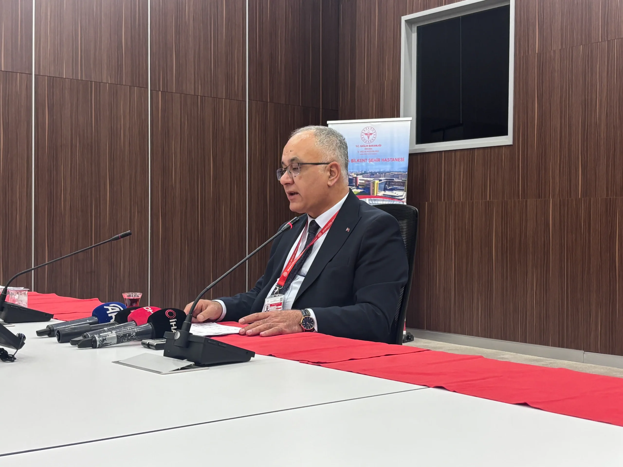 Ankara Bilkent Şehir Hastanesi Koordinatör Başhekimi Prof. Dr. Levent Öztürk,