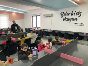 Pursaklar Belediyesi, çocuklara erken yaşta okuma alışkanlığı kazandırmak amacıyla düzenlediği