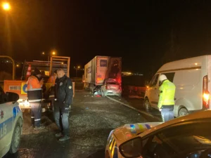 Ankara Keçiören çevre yolunda feci kaza! Tıra arkadan çarpan otomobil