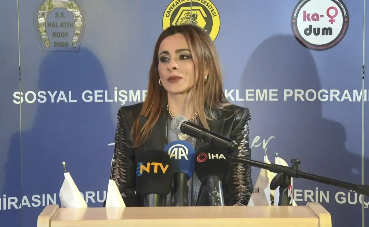 Çankaya Üniversitesi KADUM tarafından düzenlenen “Yüreğin Nuru” ipek iğne oyası