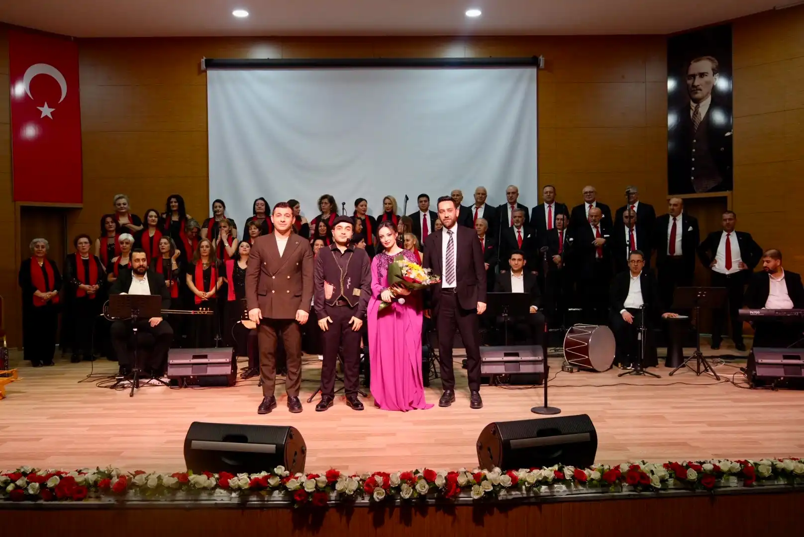 Keçiören Belediyesi Konservatuvarı Türk Halk Müziği Korosu tarafından düzenlenen “Gönülden