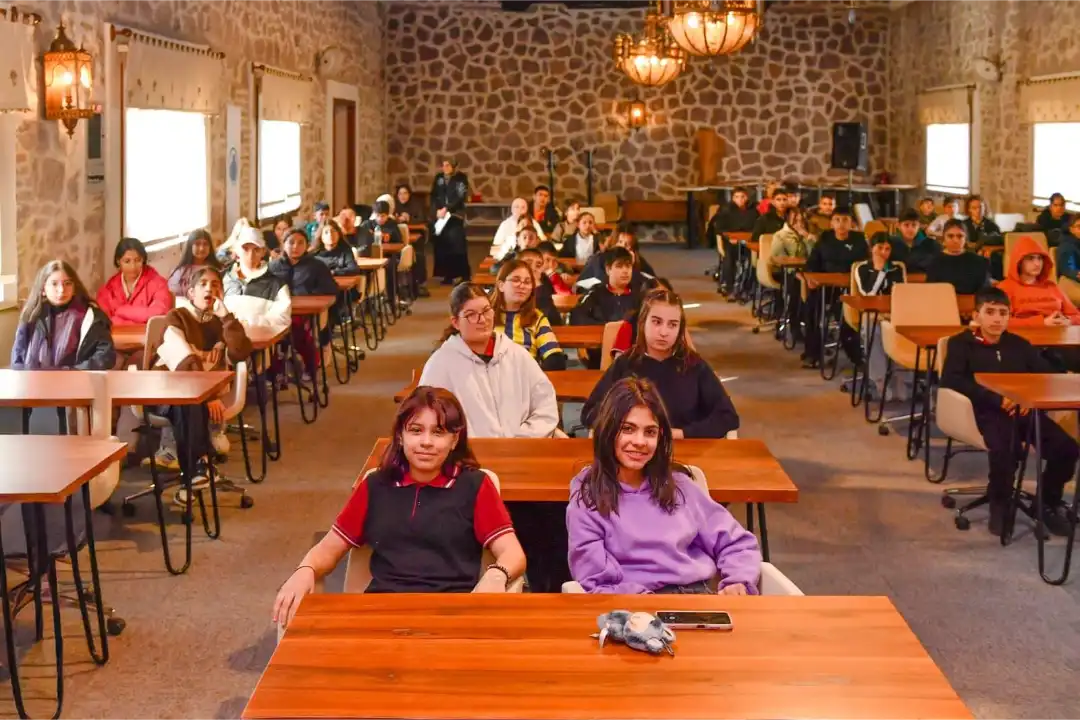 Altındağ Belediyesi ve İŞKUR iş birliğiyle düzenlenen kariyer semineri, gençlerin