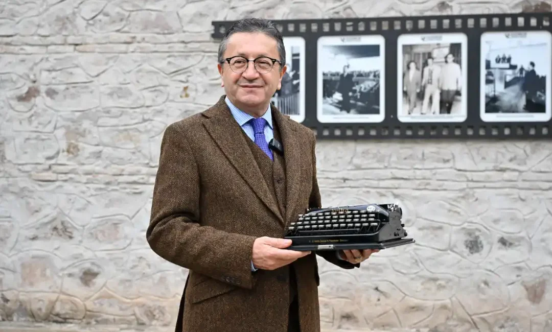 Bülent Ecevit’in 70 yıllık daktilosu Ulucanlar Cezaevi Müzesi’nde sergilenmeye başladı.