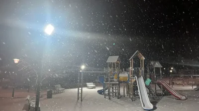 Ankara’da gece saatlerinde başlayan kar yağışı kent genelinde etkili oldu.