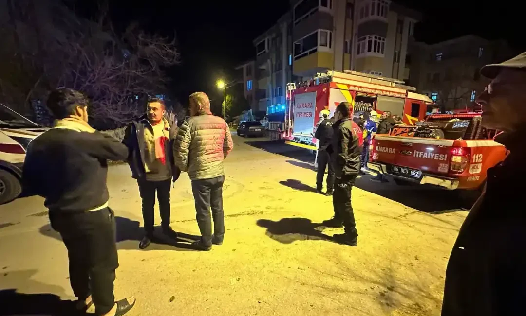 Ankara Beypazarı’nda Baca Yangını Paniğe Neden Oldu Ankara’nın Beypazarı ilçesinde bir binanın bacasında çıkan yangın, itfaiyenin hızlı