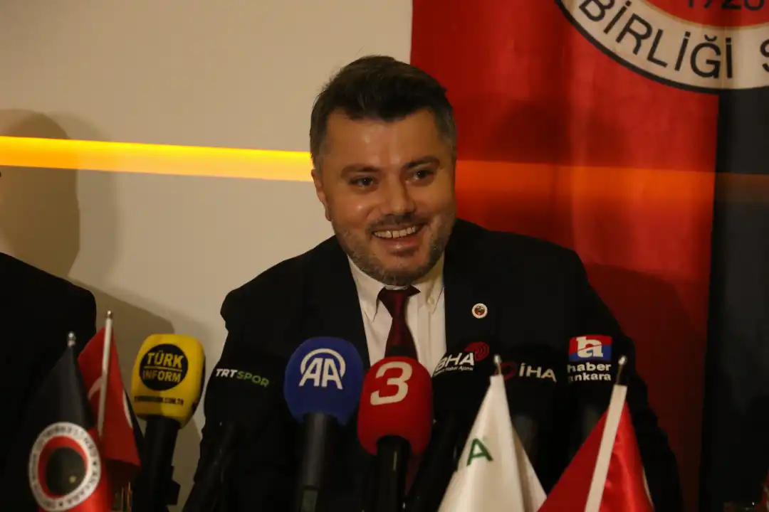 Gençlerbirliği Basın Sözcüsü Mehmet Şanal, Henry Onyekuru’nun takımda kalacağını açıkladı.