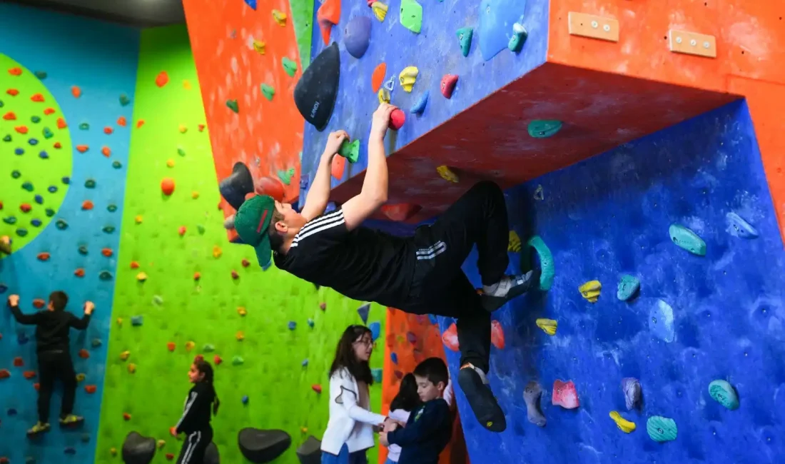 Gölbaşı Belediyesi, yarıyıl tatiline giren çocuklar için ücretsiz buz pateni,