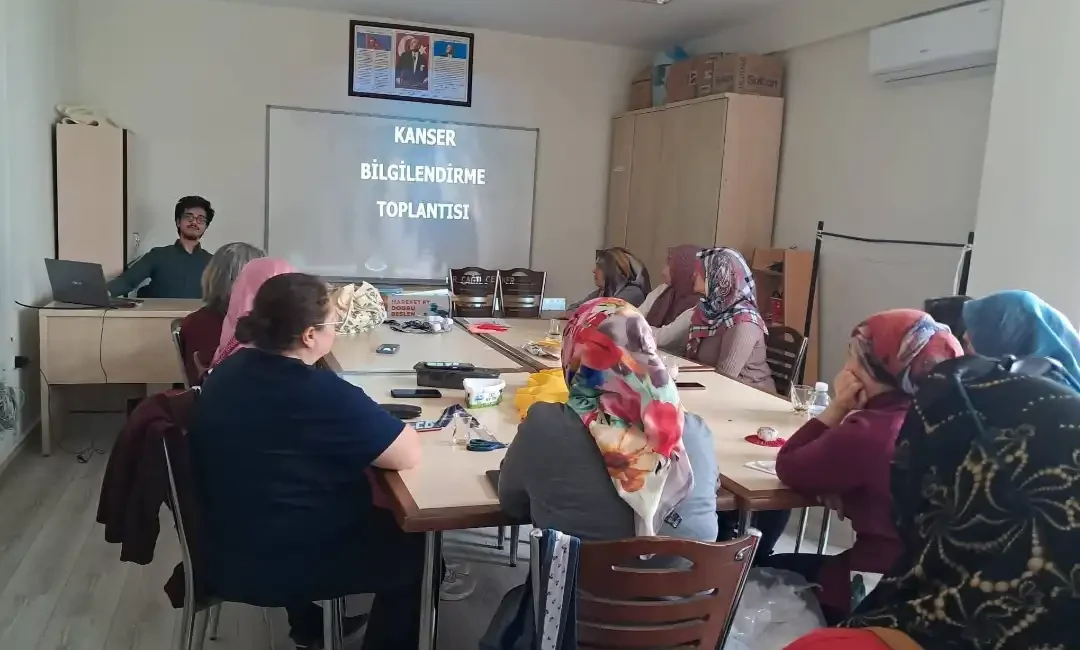 Beypazarı’nda ADEM Kursiyerlerine Kanser Bilgilendirmesi Beypazarı Aile Destek Merkezi kursiyerleri, rahim ağzı ve sık görülen