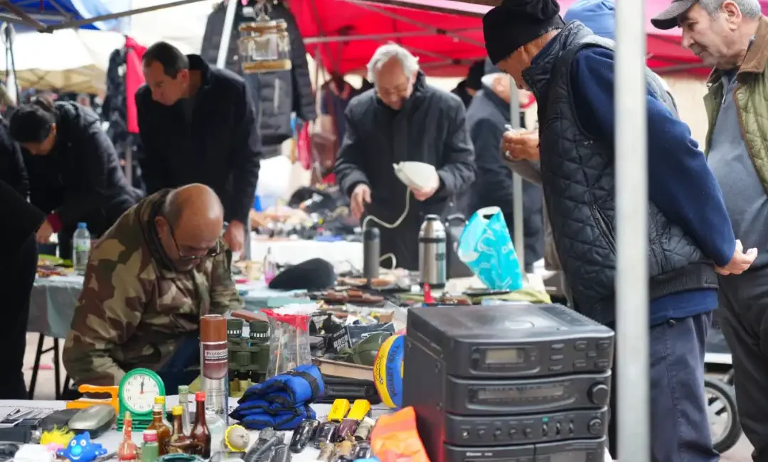 Ankara Ulus’ta İtfaiye Meydanı’nda kurulan Ankara Bit Pazarı, ikinci el