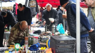 Ankara Ulus’ta İtfaiye Meydanı’nda kurulan Ankara Bit Pazarı, ikinci el