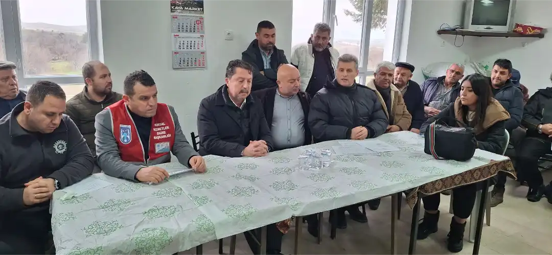 Beypazarı Belediyesi, Kızılcasöğüt Mahallesi’nde bilgilendirme toplantısı düzenledi. Başkan Dr. Özer