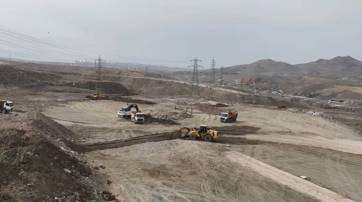 Mamak Belediyesi, Ortaköy Kurbanlık Alanı’nı Kurban Bayramı öncesi yeniliyor. Satış