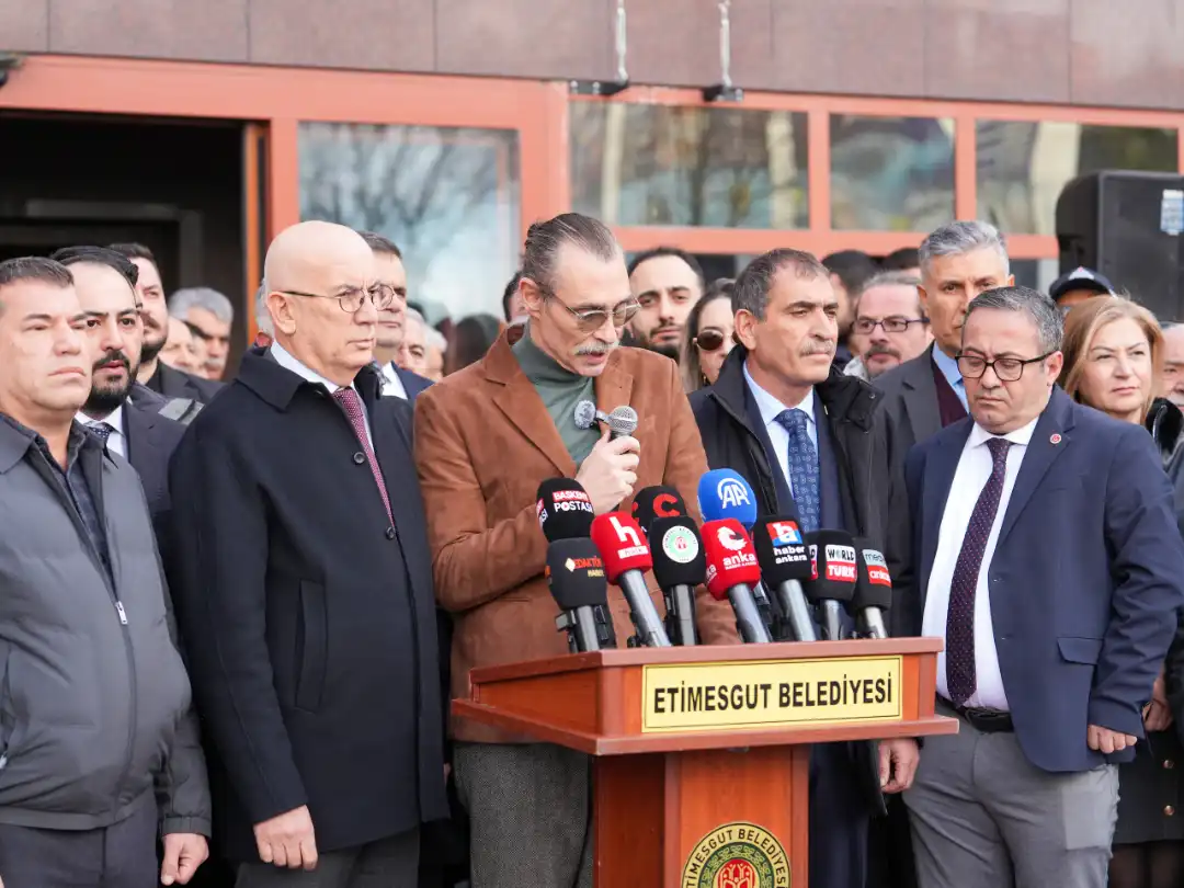 Etimesgut Belediyesi, medyada yer alan iddialara ilişkin basın açıklaması yaptı.