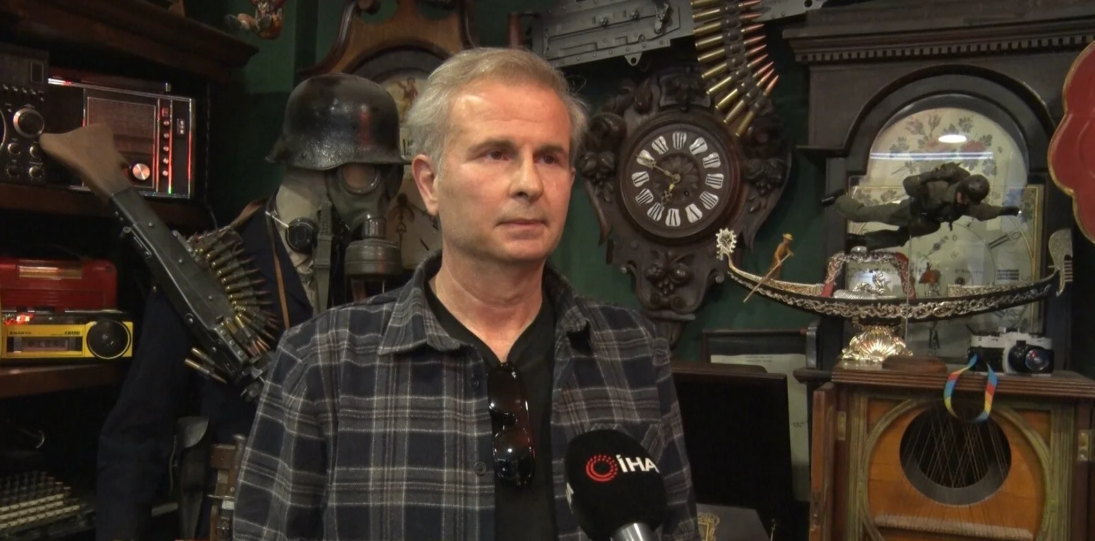 Ankara’da antikacı Hakan Şehri, 2. Dünya Savaşı’ndan kalan nadir ve