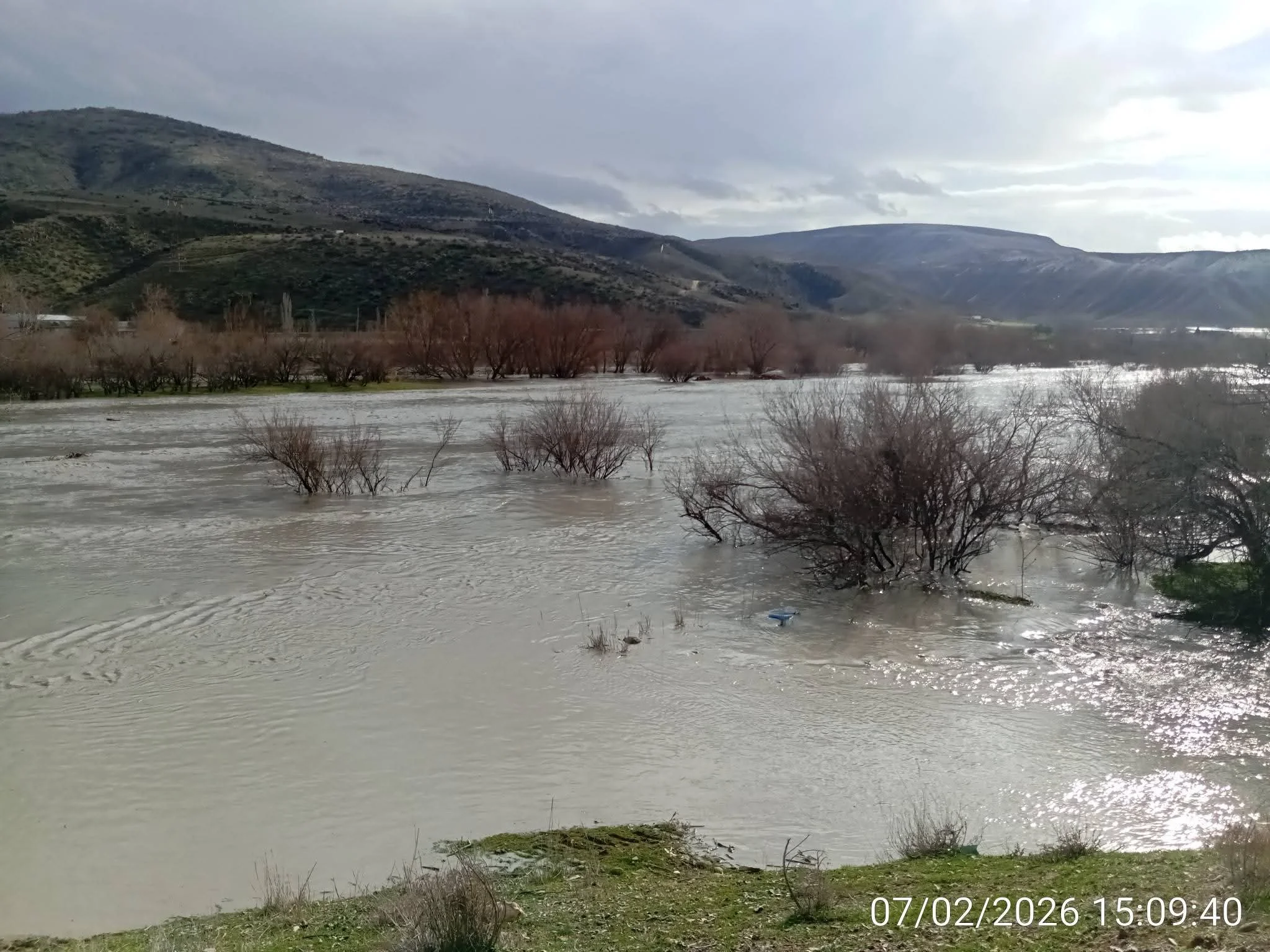 Ankara Beypazarı’nda sağanak yağış sonrası Kimir Çayı taştı, Harmancık ve