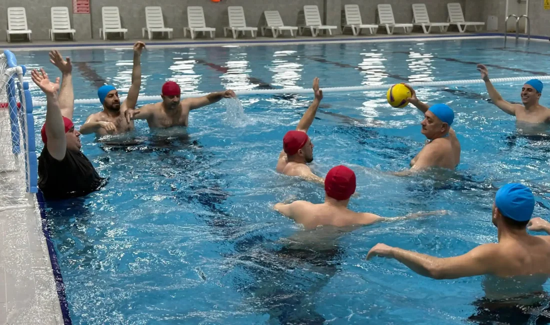 Ankara’nın Sincan ilçesinde belediye öncülüğünde düzenlenen kurumlar arası su topu