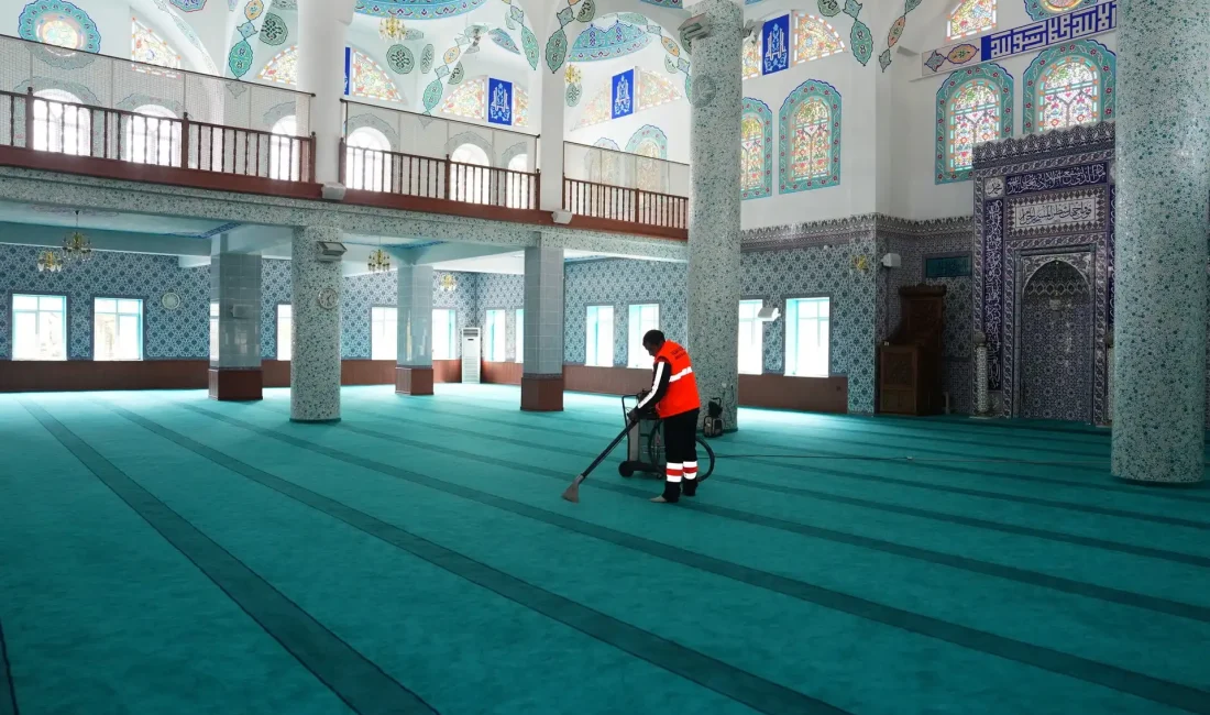 Gölbaşı Belediyesi, Ramazan öncesi camilerde buhar makineleri ve gül suyu