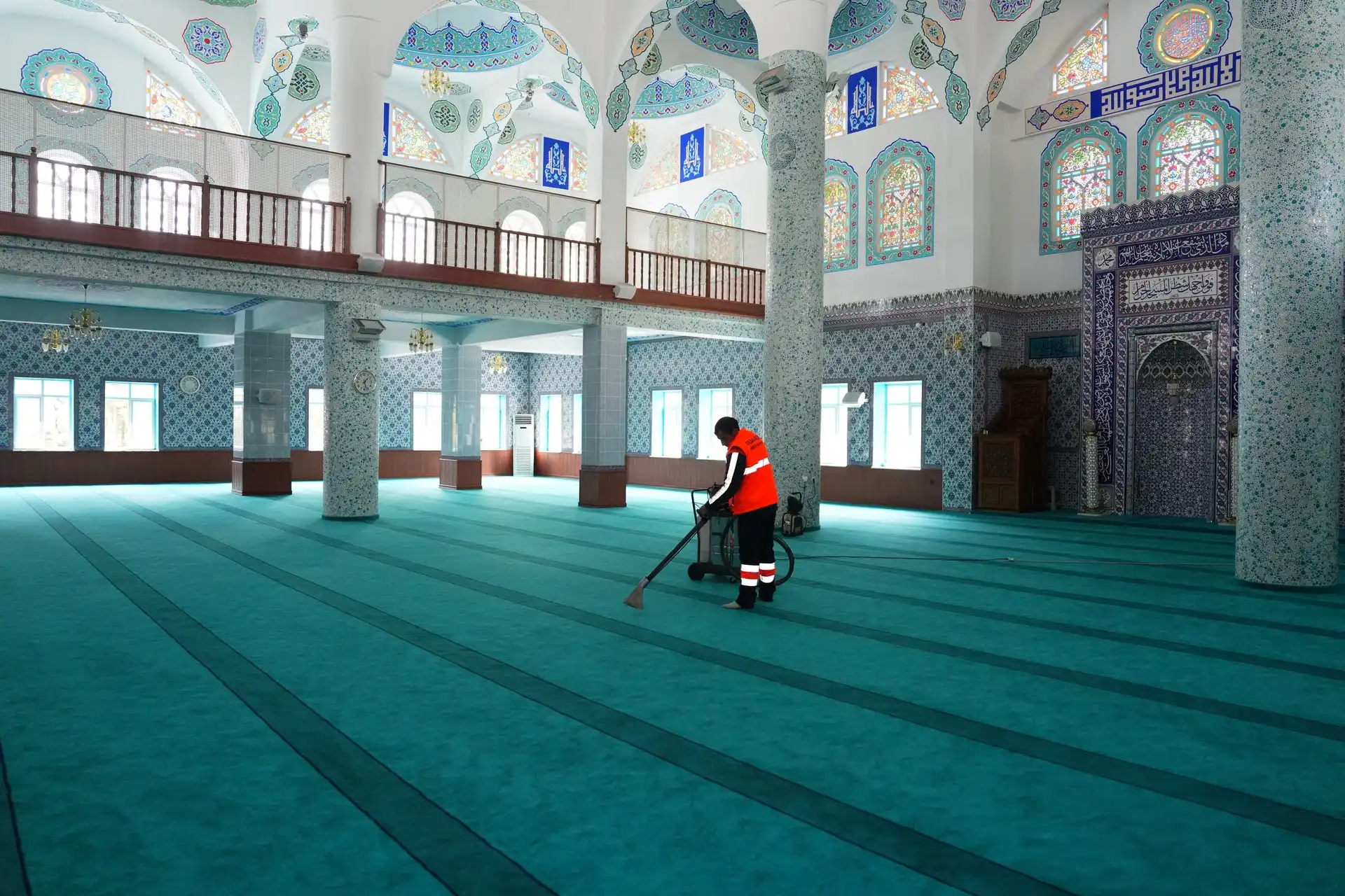 Gölbaşı Belediyesi, Ramazan öncesi camilerde buhar makineleri ve gül suyu