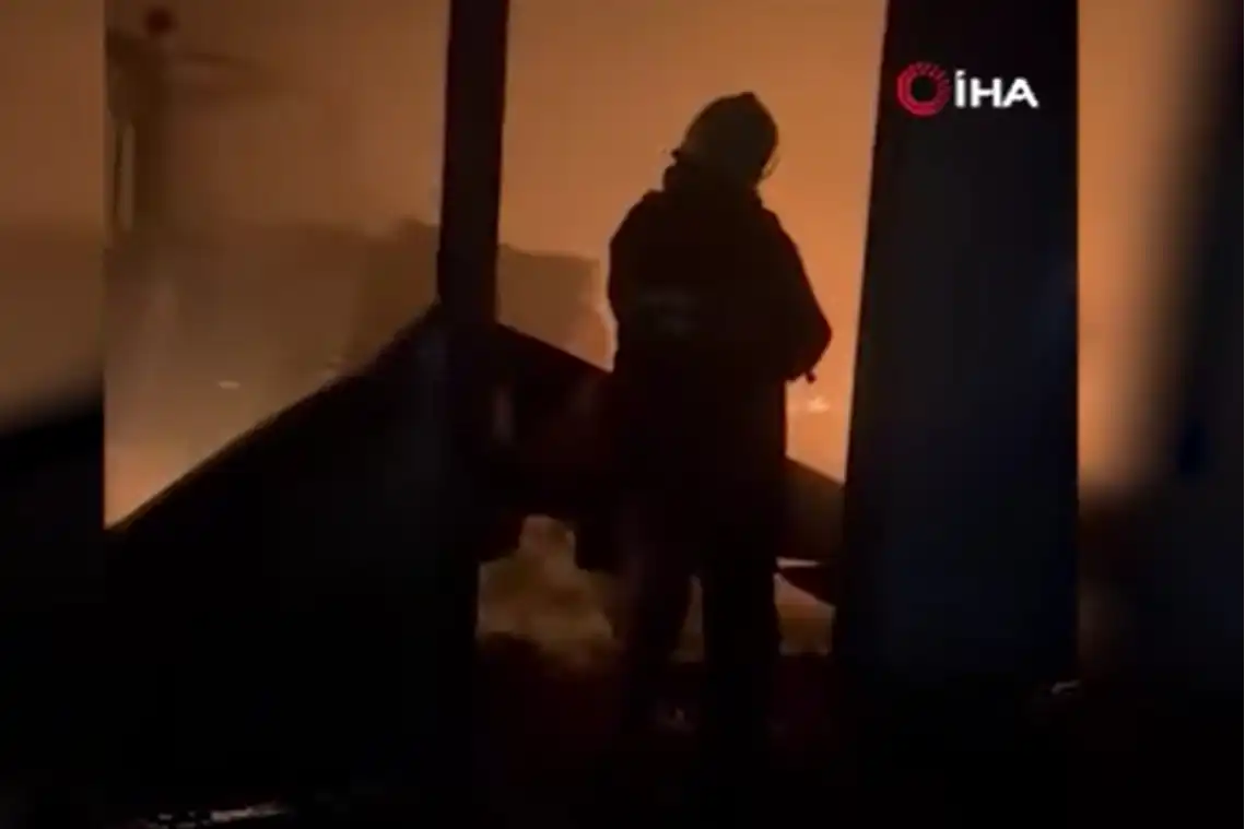 Ankara Polatlı Türktaciri Mahallesi’nde bir depoda çıkan yangın, traktör ve