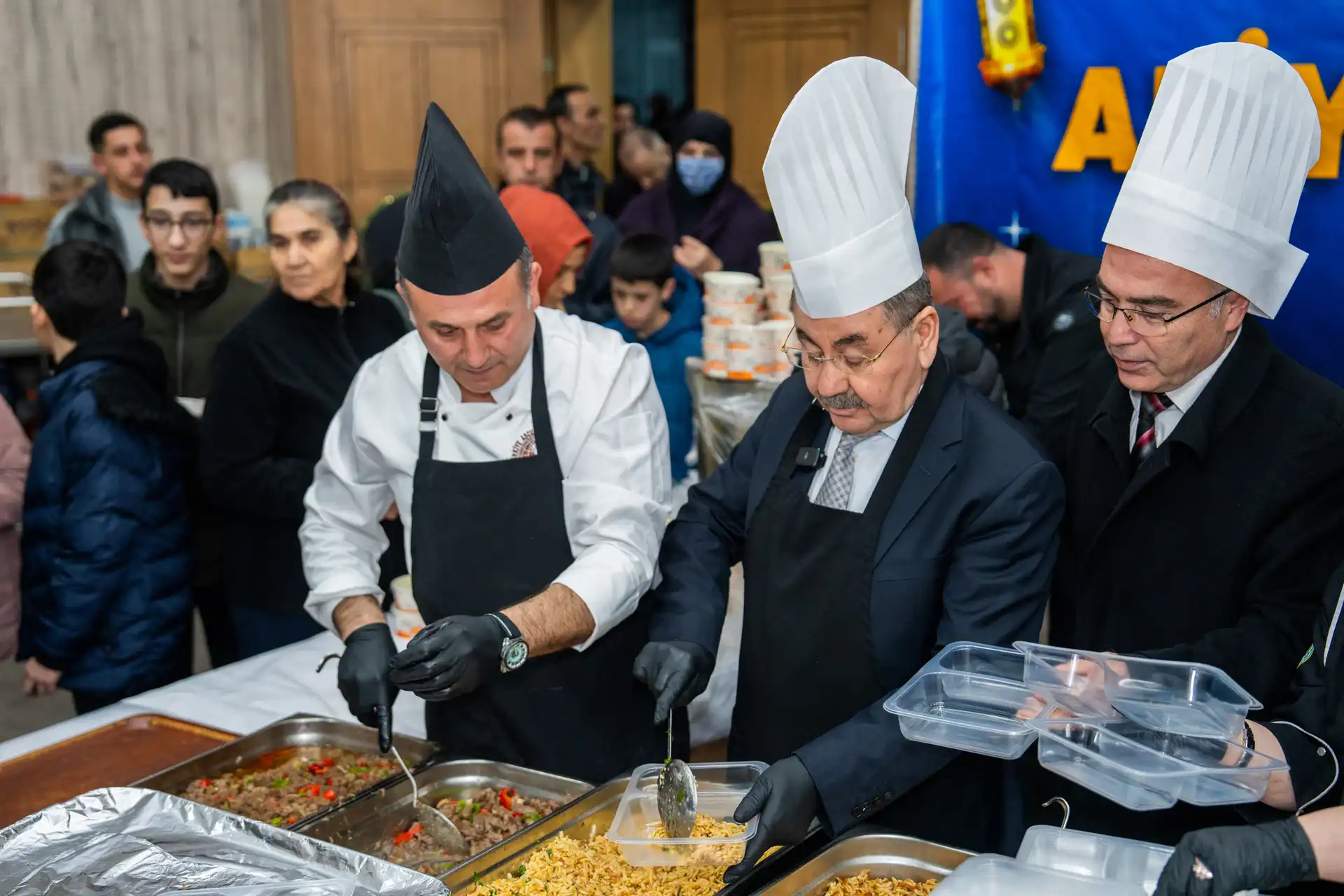 Gölbaşı Belediye Başkanı Yakup Odabaşı, Ramazan’ın ilk iftarını Zübeyde Hanım