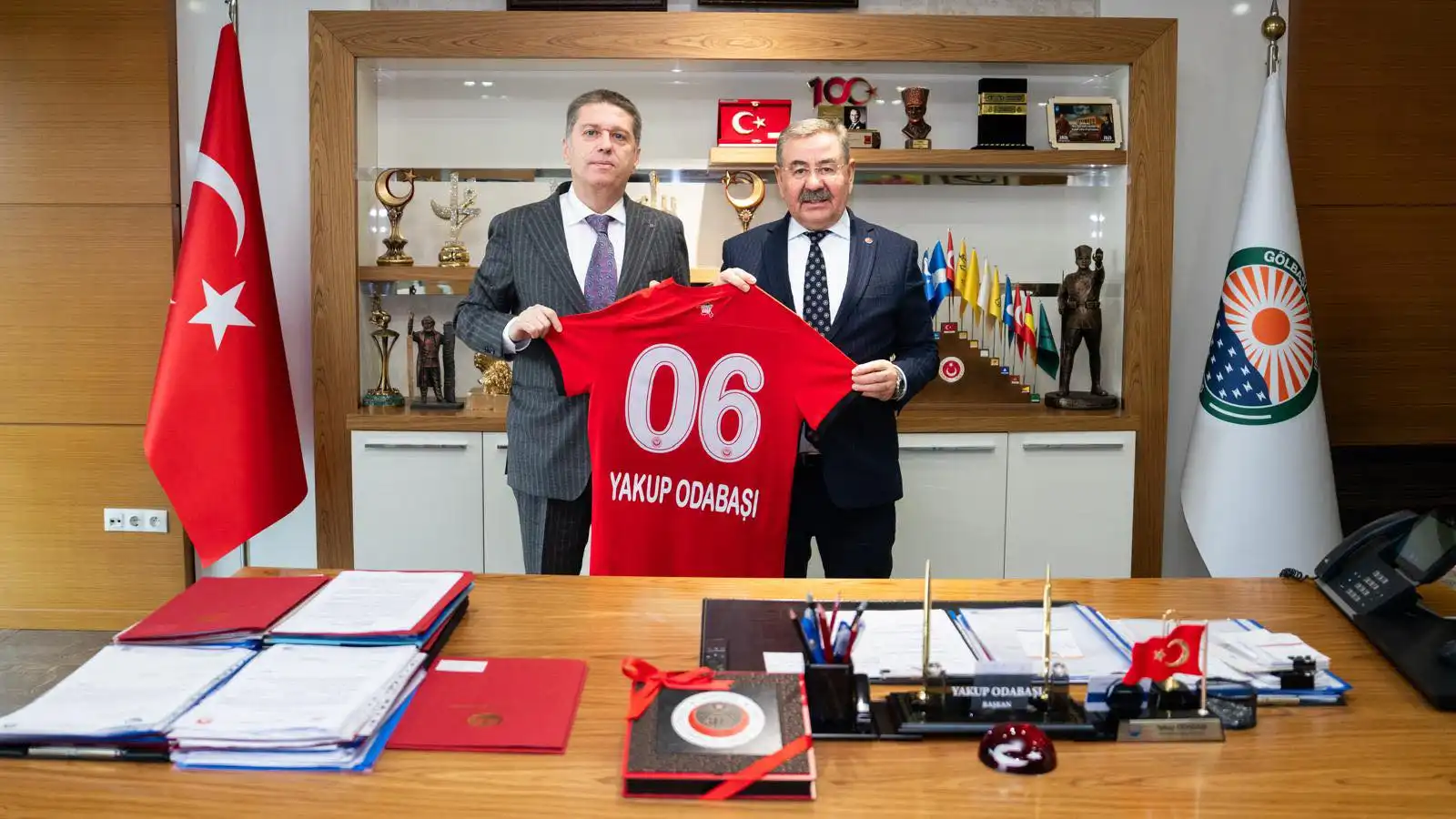 Gençlerbirliği Başkanı Haydar Arda Çakmak, Gölbaşı Belediye Başkanı Yakup Odabaşı’nı
