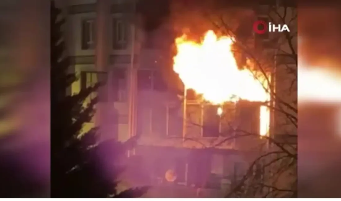 Ankara Keçiören Kuşcağız Mahallesi’nde 2 katlı bir depoda çıkan yangın,