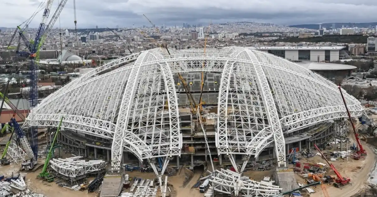 Eski 19 Mayıs Stadyumu yerleşkesinde inşa edilen Yeni Ankara Stadyumu’nda
