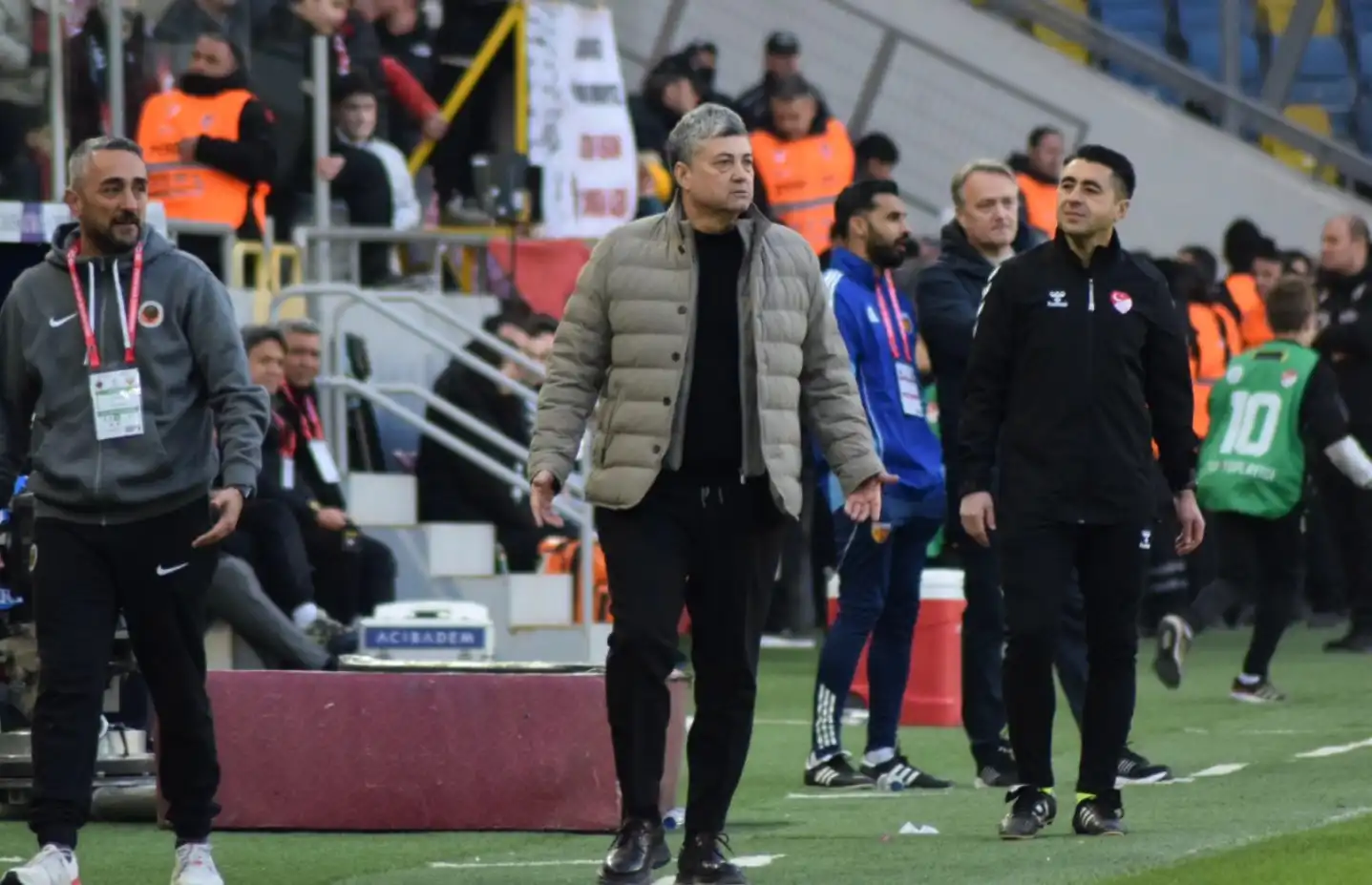 Gençlerbirliği’nde son maçlardaki etkisiz oyun sonrası sosyal medyada eleştirilen Levent